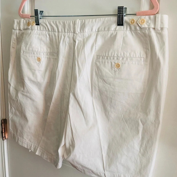 Talbots White Shorts - Size 18 - Like New Condition - Picture 6 of 9